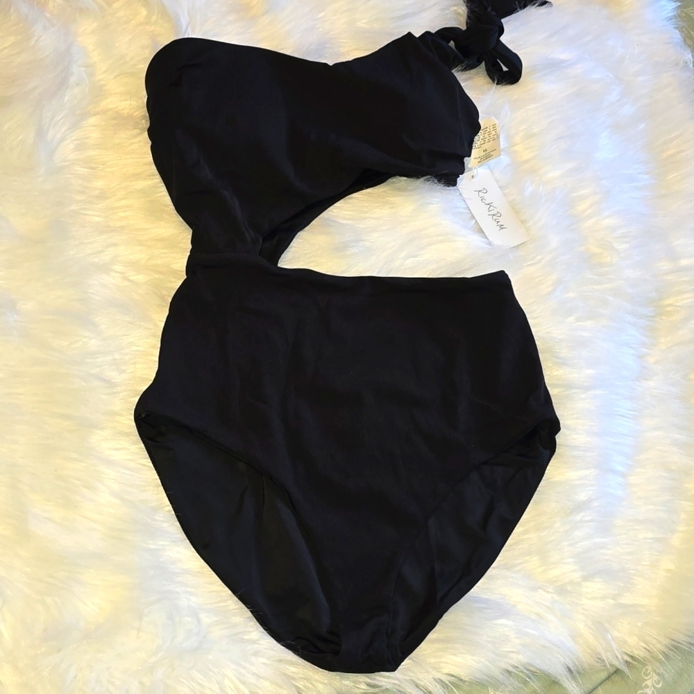 Ricki Rum swimwear black corduroy Vita